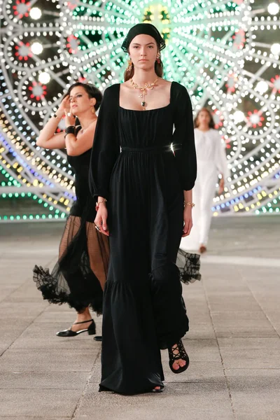 Look 60